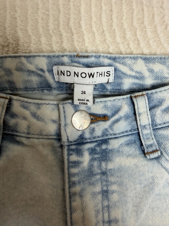 Light Blue High-Waist Tapered Jeans - Picture 5 of 5